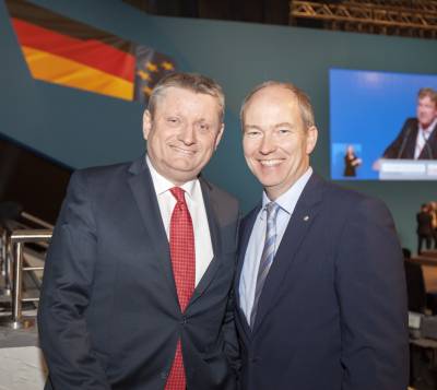 Bundesparteitag am 06.12.2016 - Hermann Gröhe,Bundesgesundheitsminister und 
Mitglied des CDU Bundesvorstands und Daniel Hagemeier