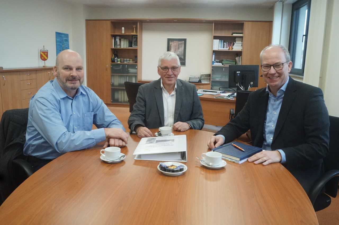 Fraktionsvorsitzender Helmut Peitz, Daniel Hagemeier MdL und Bürgermeister Josef Uphoff